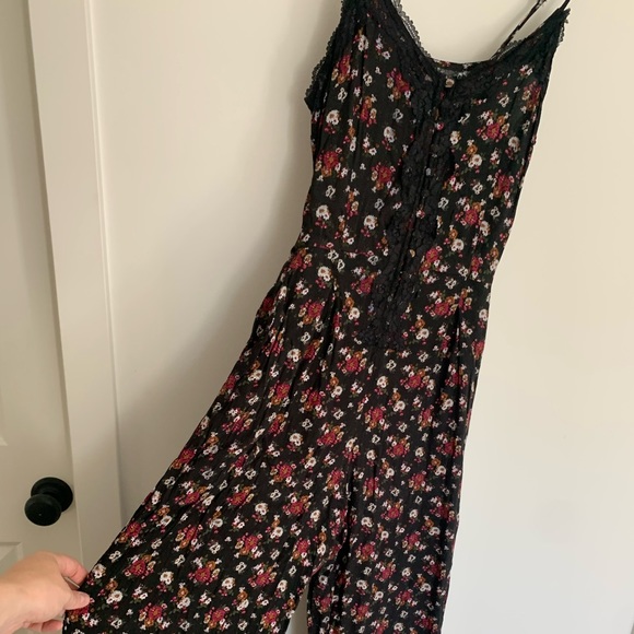 Women’s medium floral jumpsuit - Picture 2 of 5